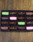 アイスジェム16個入　全8種×2アソート（黒箱）